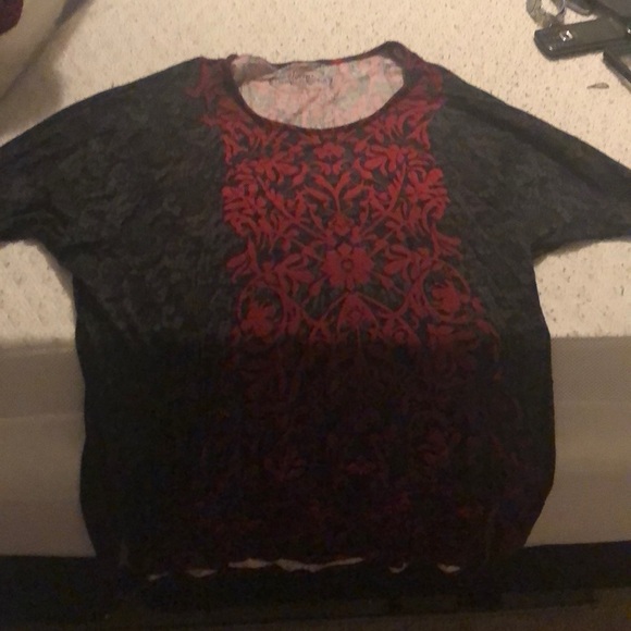 Long top good for fall or spring - Picture 1 of 3